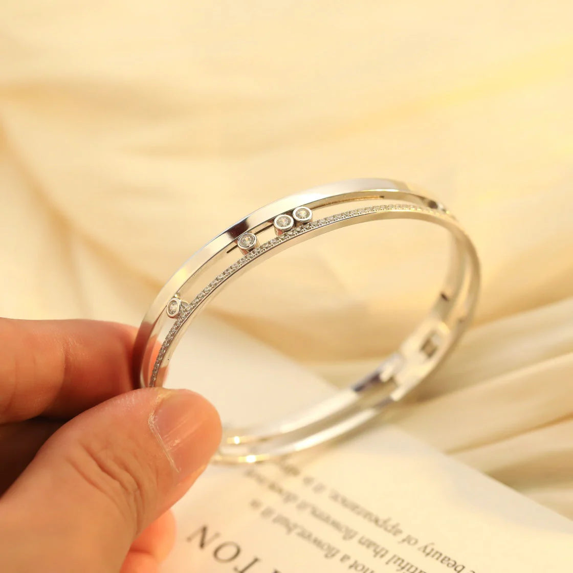 [Ornora Jewelry]Move Romane Diamond Bangle Bracelet