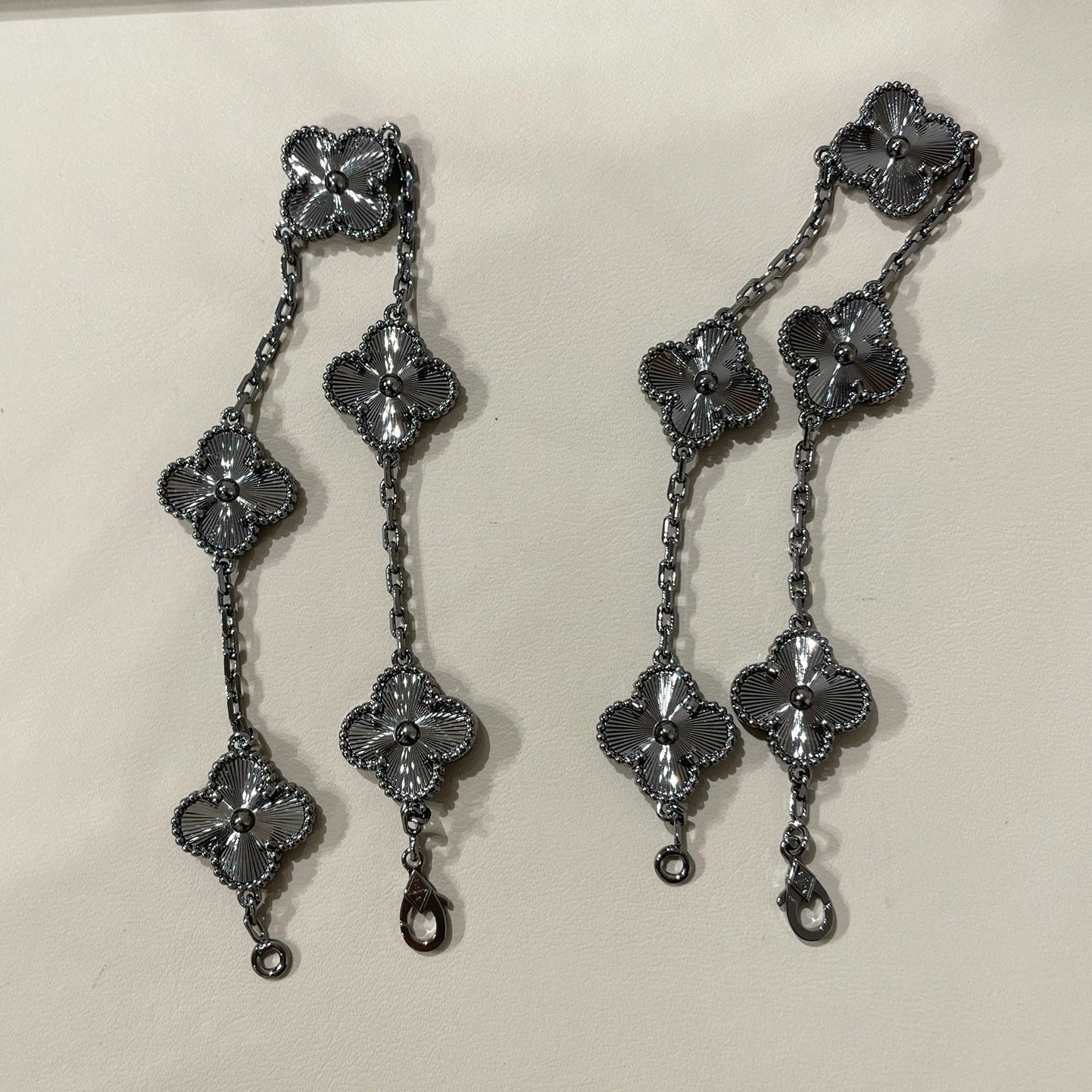 [Ornora Jewelry]CLOVER 5 MOTIF BLACK BRACELET