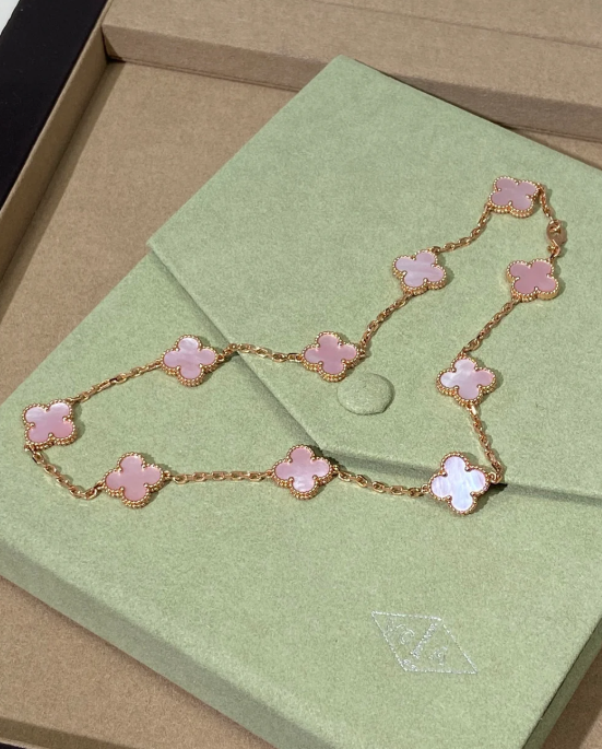 [Ornora Jewelry Jewellery] Pink Necklace with Ten Clover Designs