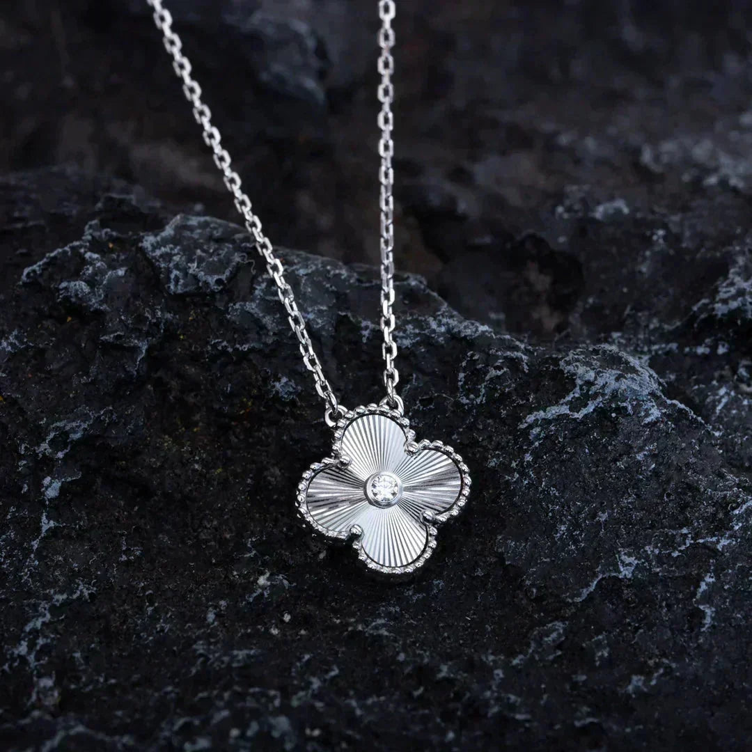 [Ornora Jewelry]CLOVER  15MM DIAMOND LASER NECKLACE SILVER