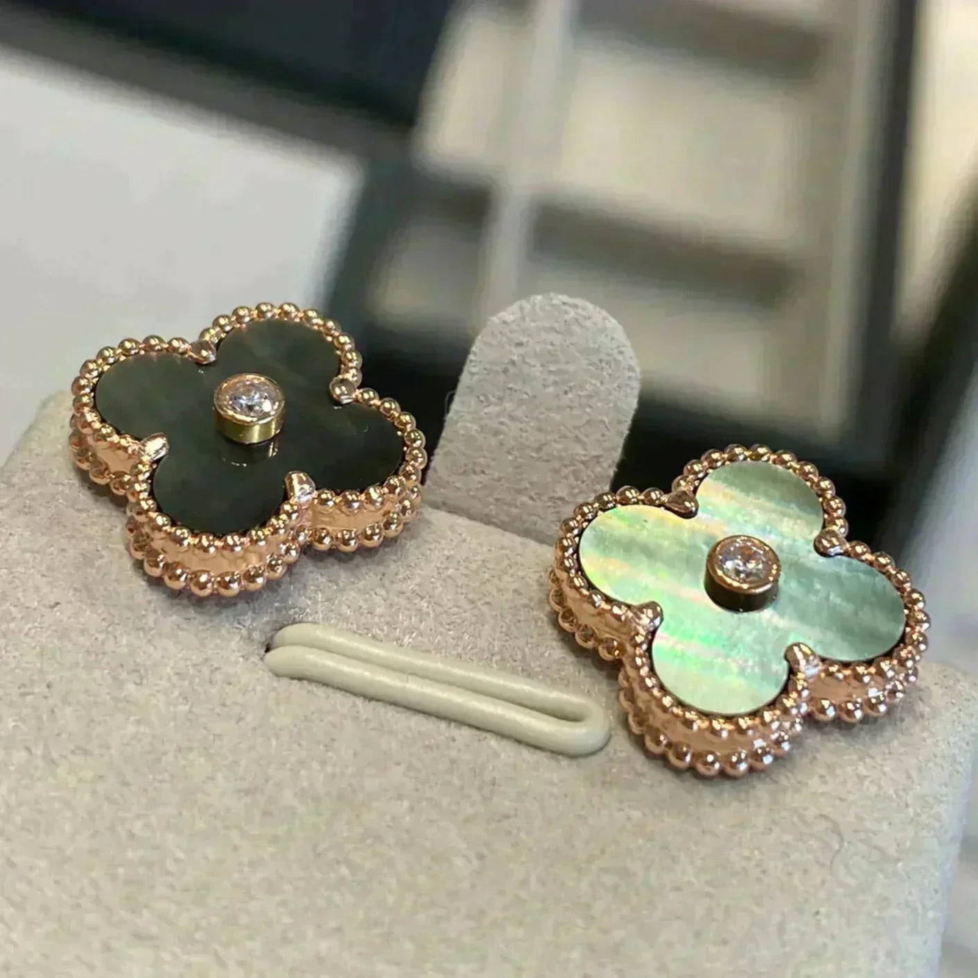[Ornora Jewelry]CLOVER MEDIUM 1 MOTIFS GRAY MOP  DIAMOND EARRINGS