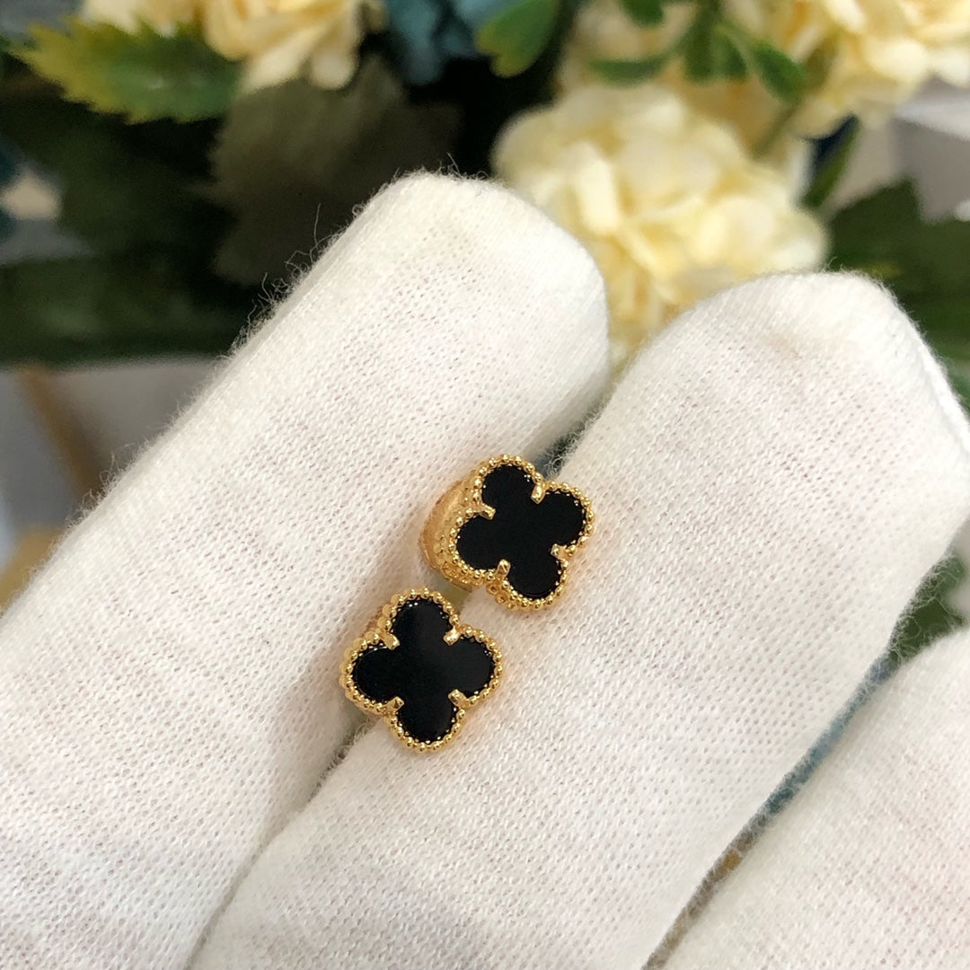 [Ornora Jewelry]CLOVER MINI GOLD EARRINGS