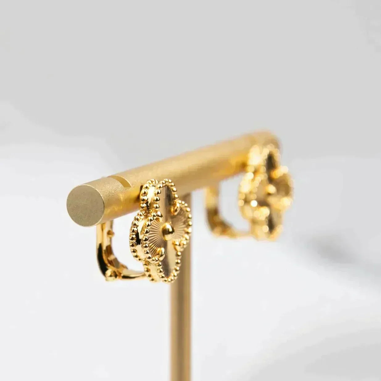 [Ornora Jewelry]CLOVER MEDIUM 1 MOTIFS LASER EARRINGS
