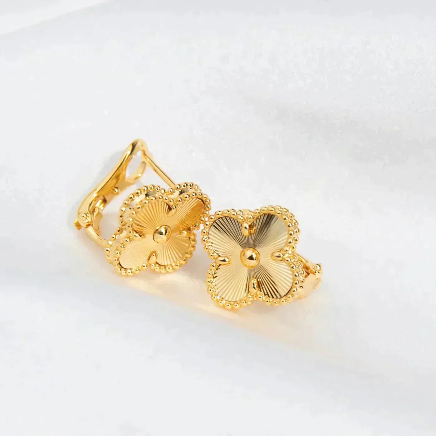 [Ornora Jewelry]CLOVER MEDIUM 1 MOTIFS LASER EARRINGS