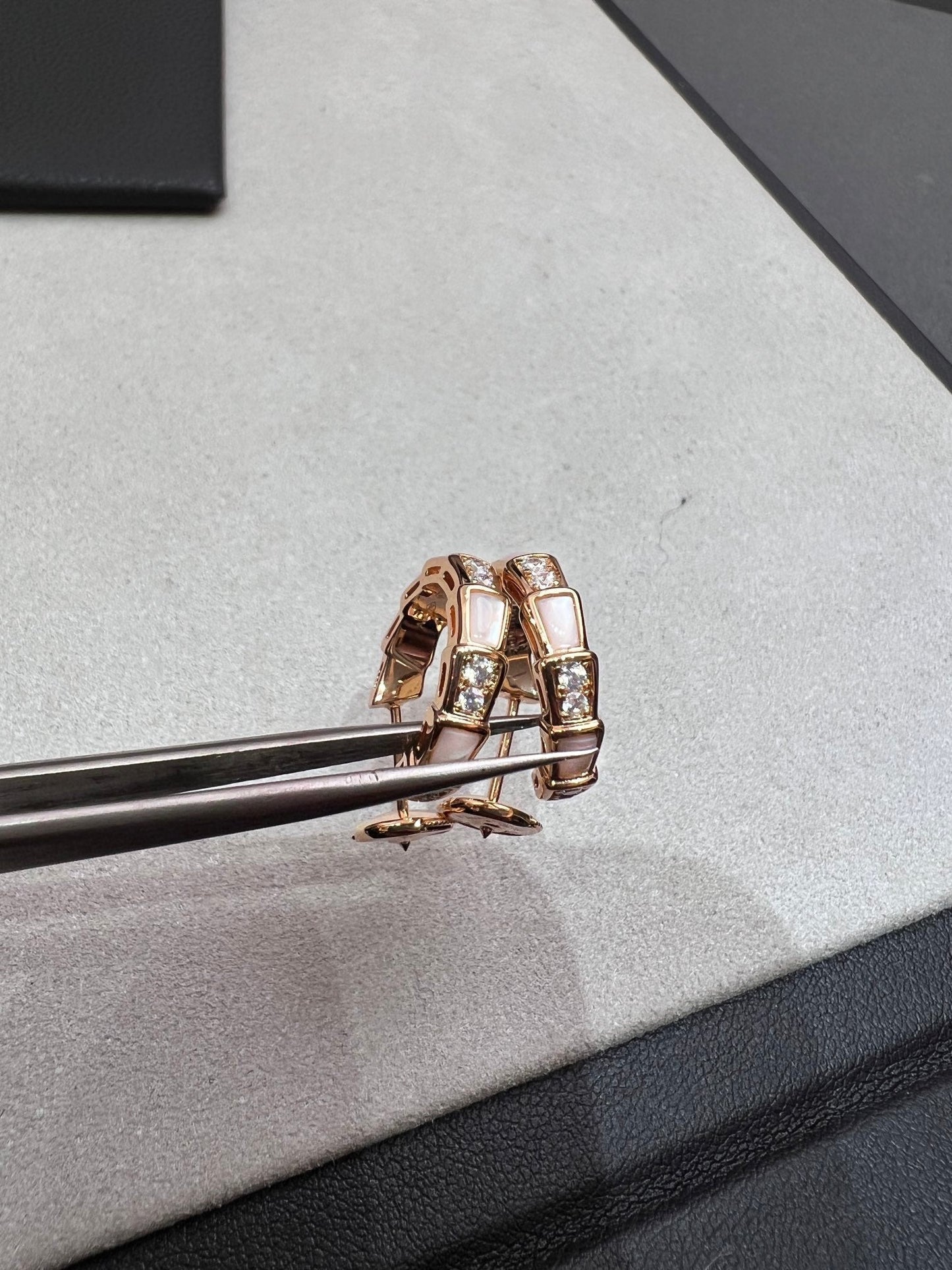 [Ornora Jewelry]SERPENTI MOP PINK GOLD EARRINGS