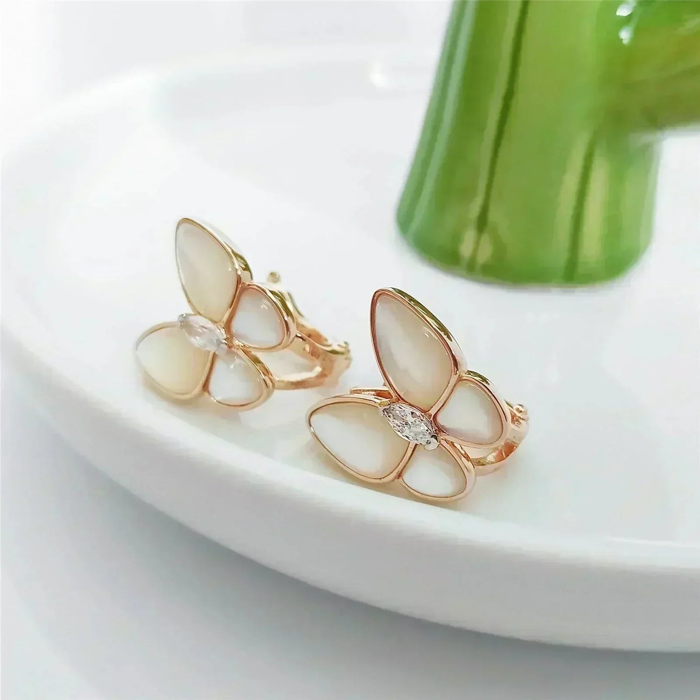 [Ornora Jewelry]BUTTERFLY MOP DIAMOND EARRINGS