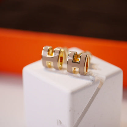 [Ornora Jewelry]MINI POP H GOLD EARRINGS GREY