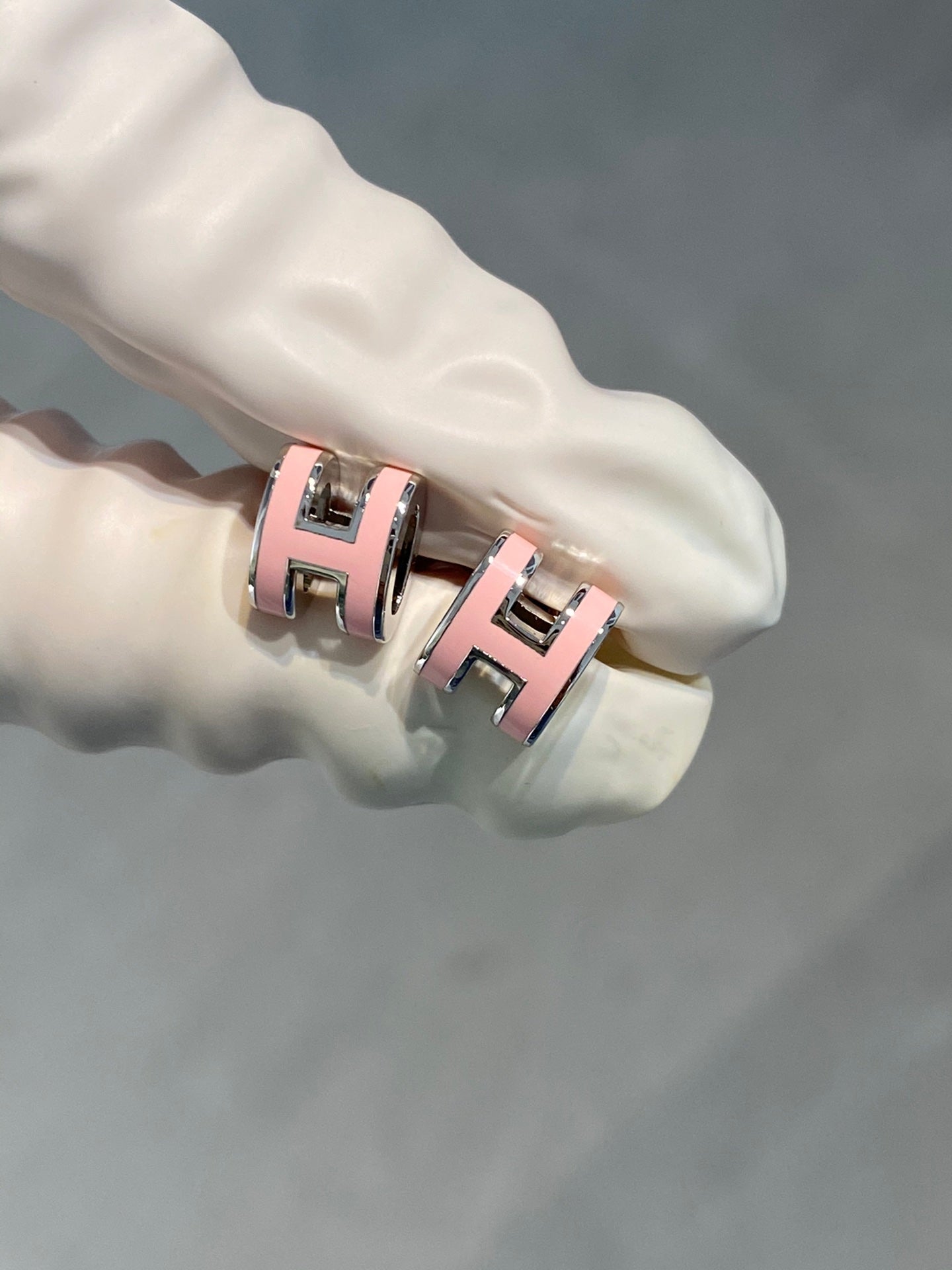 [Ornora Jewelry]MINI POP H SILVER EARRINGS PINK