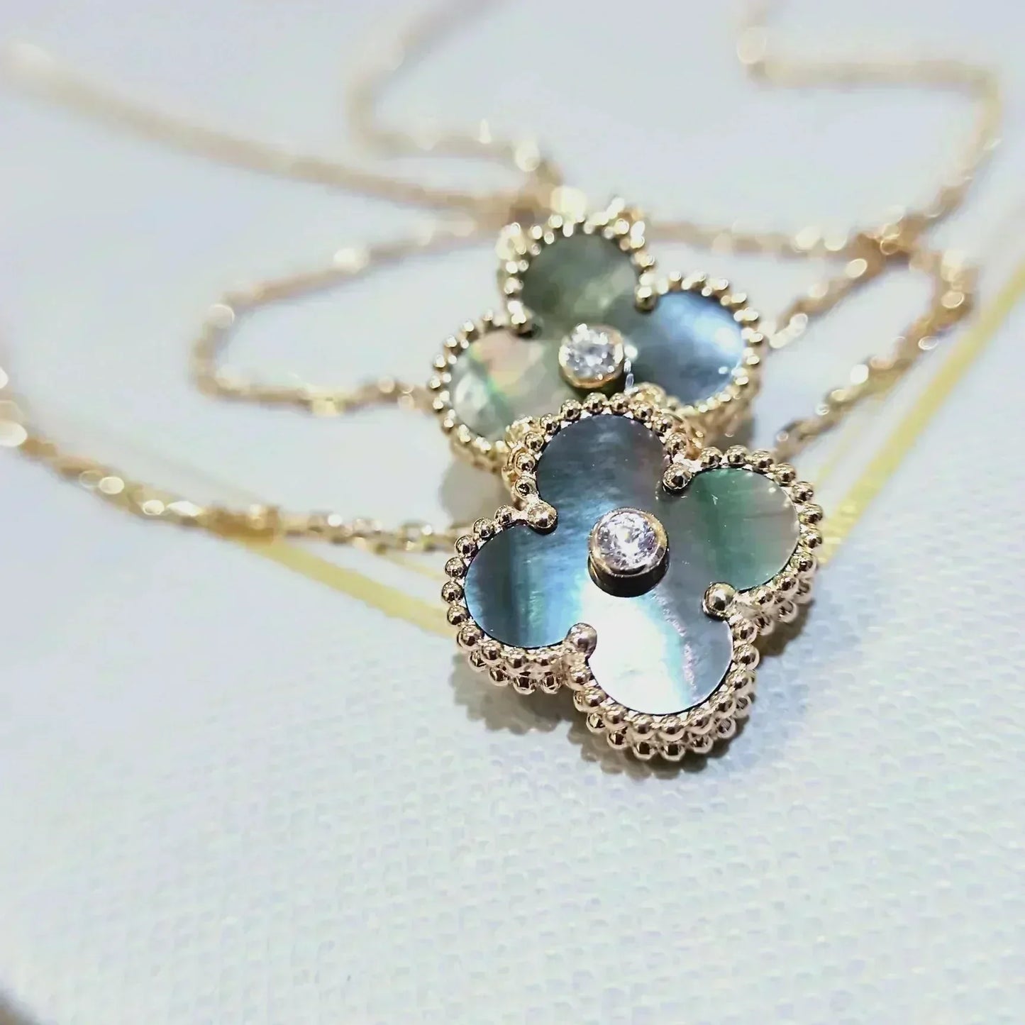 [Ornora Jewelry]CLOVER 15MM DIAMOND AND MOTHER-OF-GREY NECKLACE