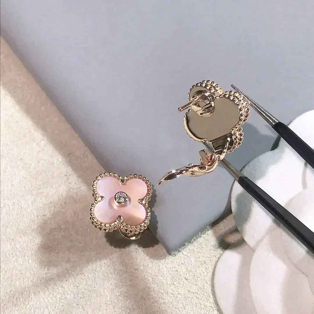 [Ornora Jewelry]CLOVER MEDIUM 1 MOTIFS  PINK MOP DIAMOND EARRINGS
