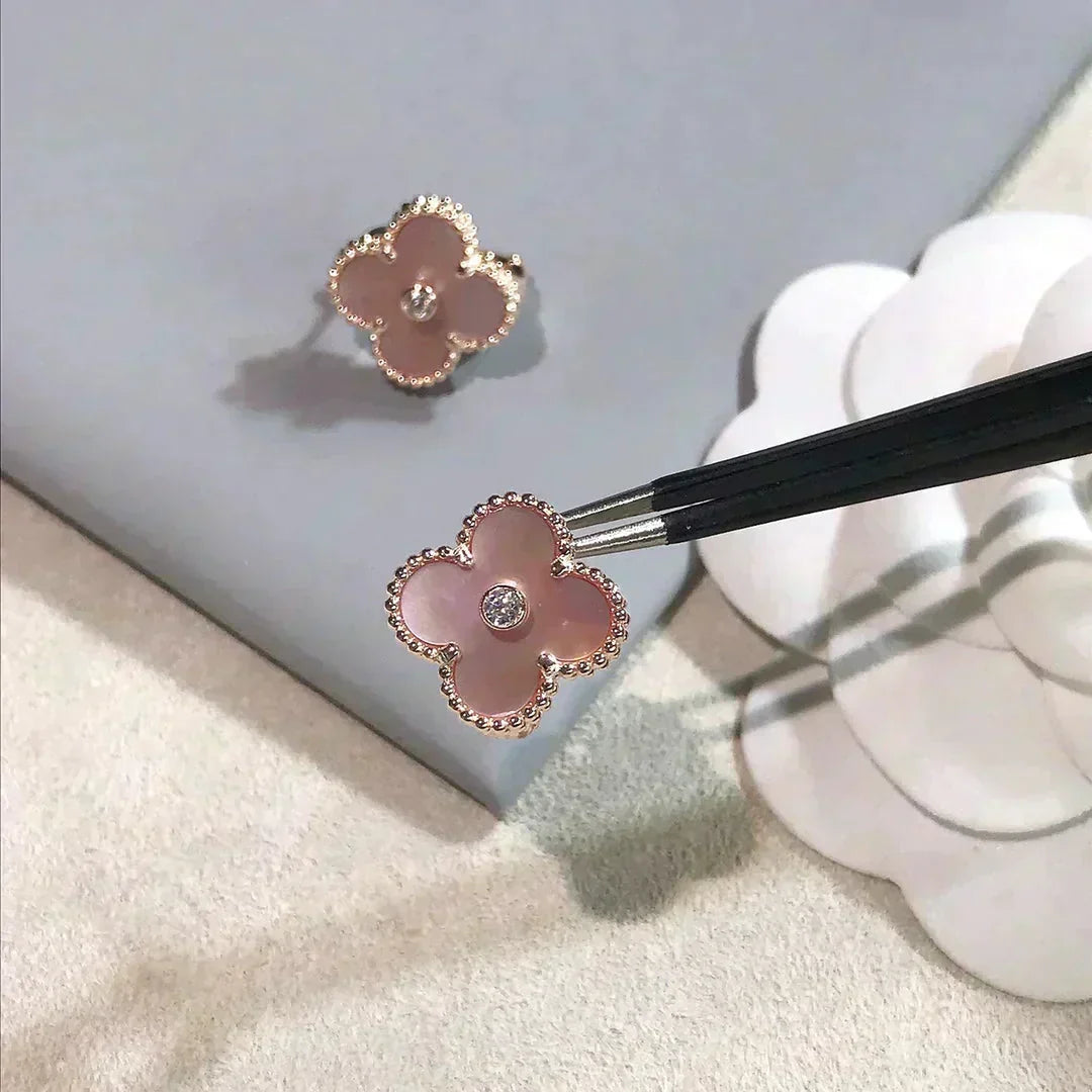 [Ornora Jewelry]CLOVER MEDIUM 1 MOTIFS  PINK MOP DIAMOND EARRINGS