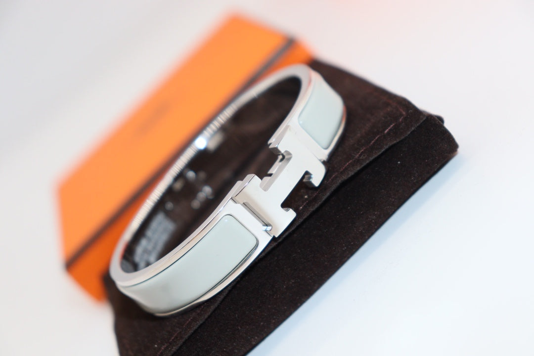 [Ornora Jewelry]H LIGHT BLUE BRACELET