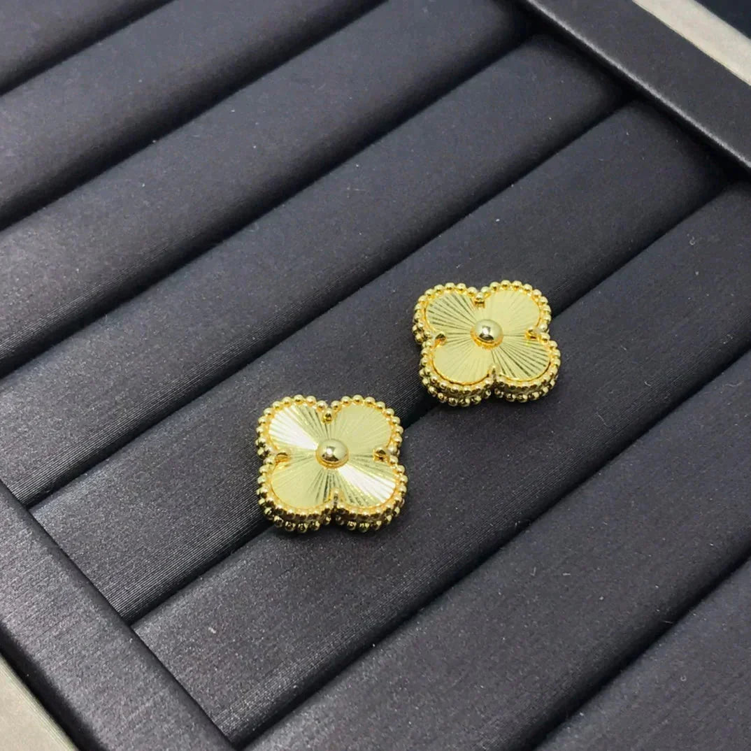 [Ornora Jewelry]CLOVER MINI 9.5MM LASER EARRINGS