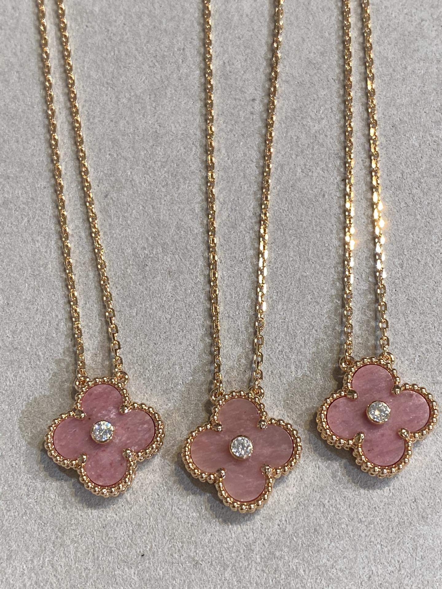 [Ornora Jewelry]CLOVER 15MM DIAMOND RHODONITE NECKLACE