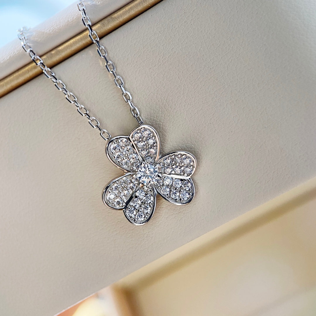 [Ornora Jewelry]CLOVER DIAMOND NECKLACE SILVER