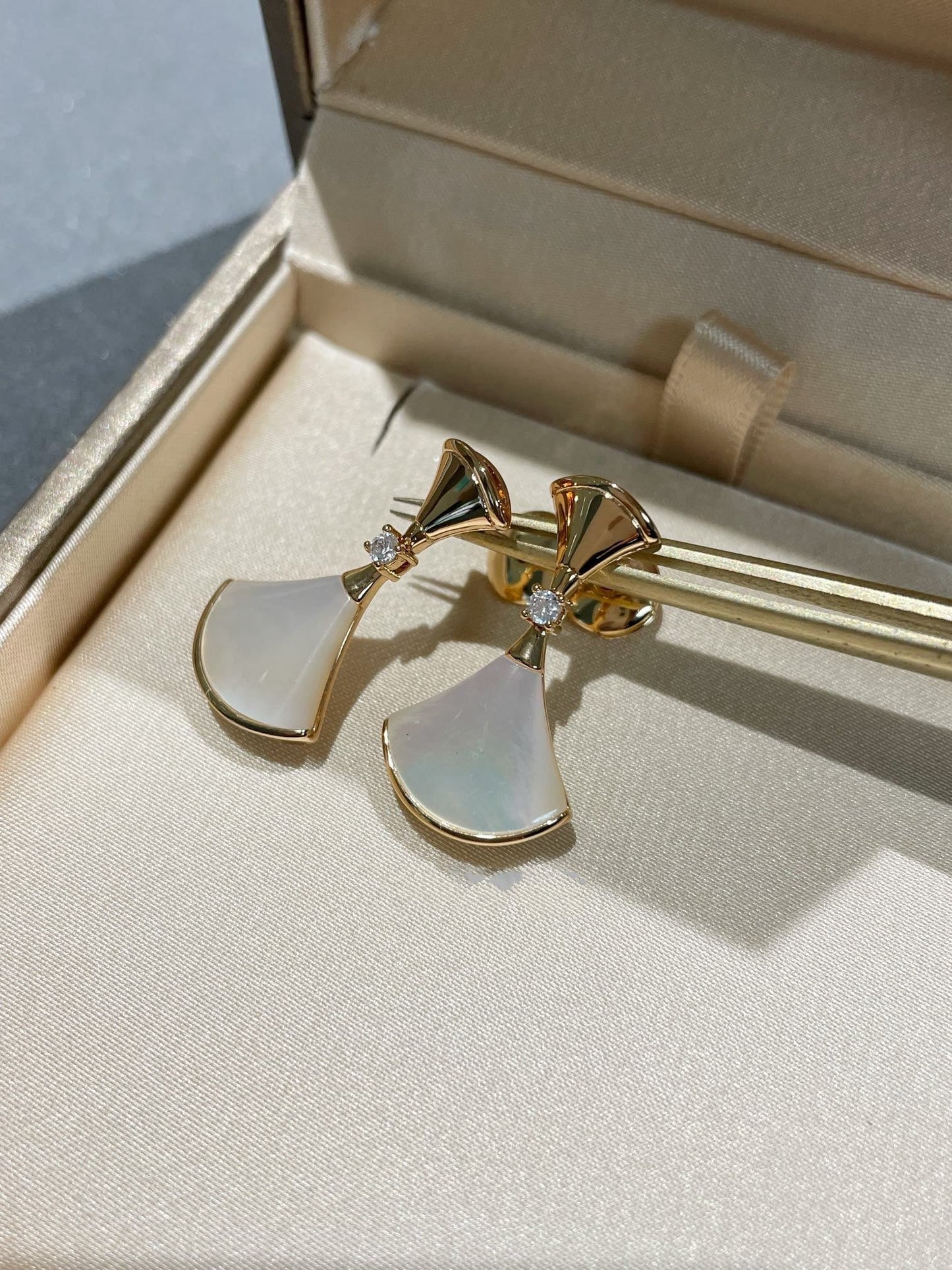 [Ornora Jewelry]DREAM MOP 1 DIAMOND EARRINGS