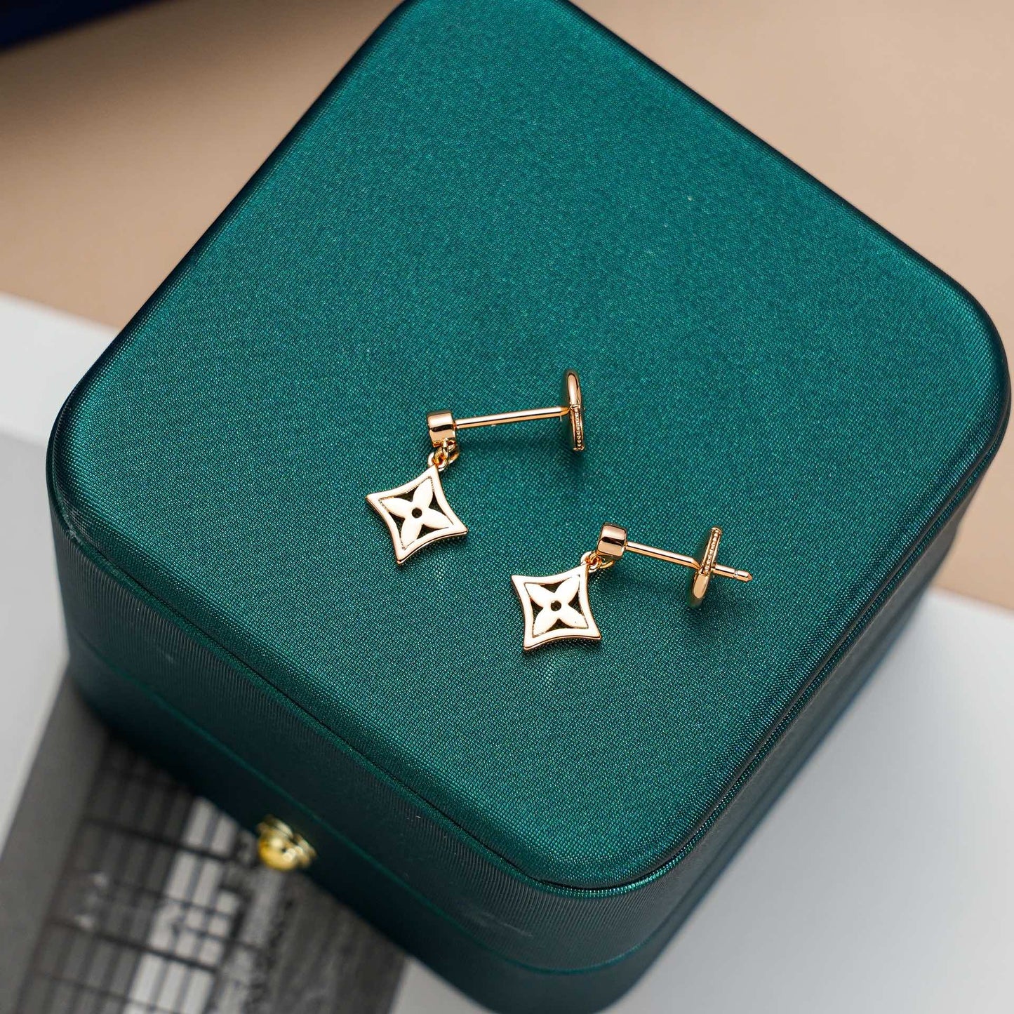 [Ornora Jewelry]STAR EARRINGS GOLD