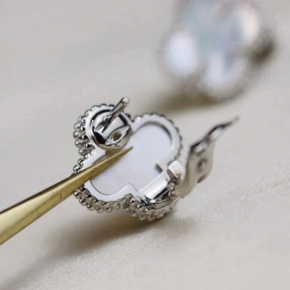 [Ornora Jewelry]CLOVER MEDIUM 1 MOTIFS  WHITE MOP EARRINGS SILVER