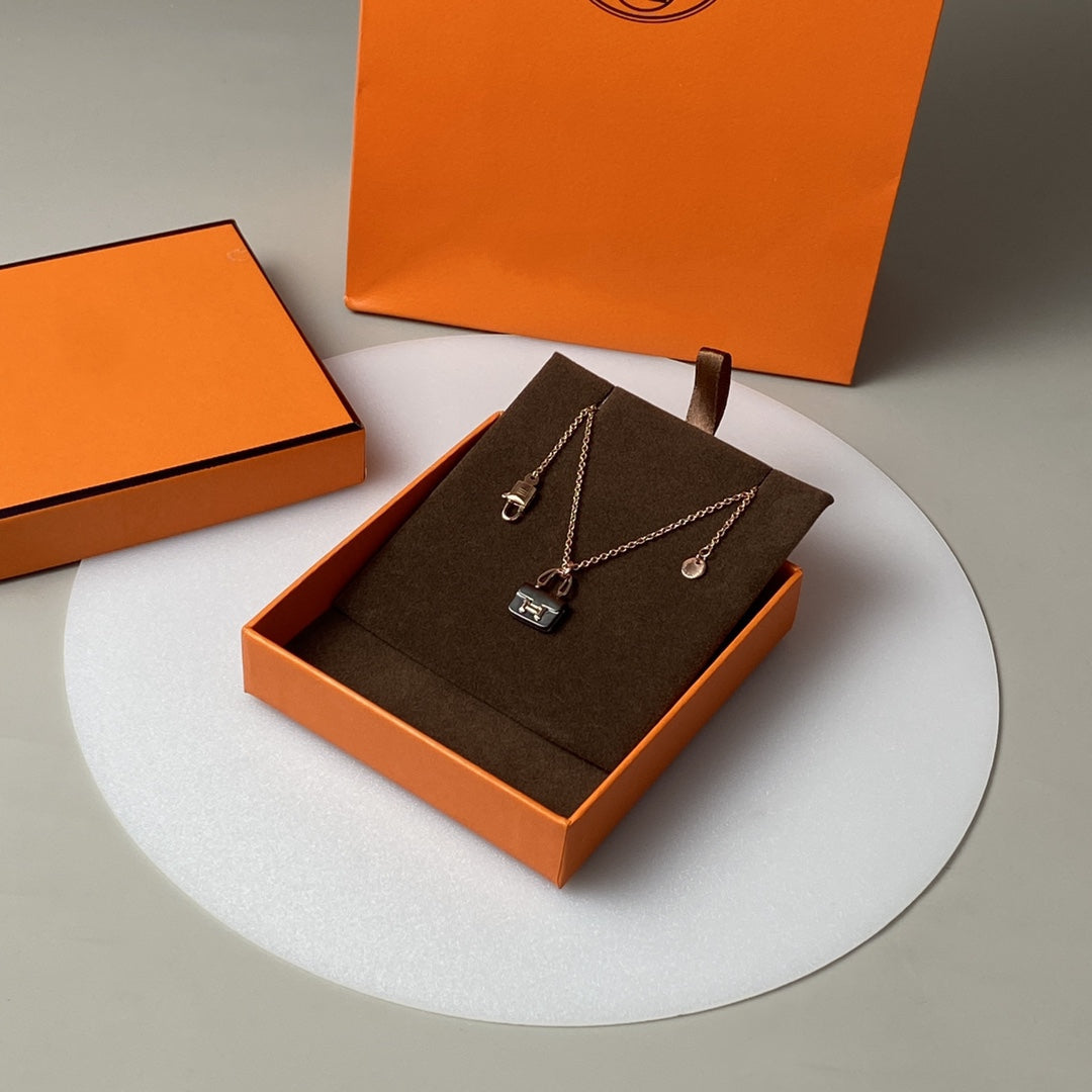 [Ornora Jewelry]CONSTANCE BLACK PEDANT PINK GOLD NECKLACE