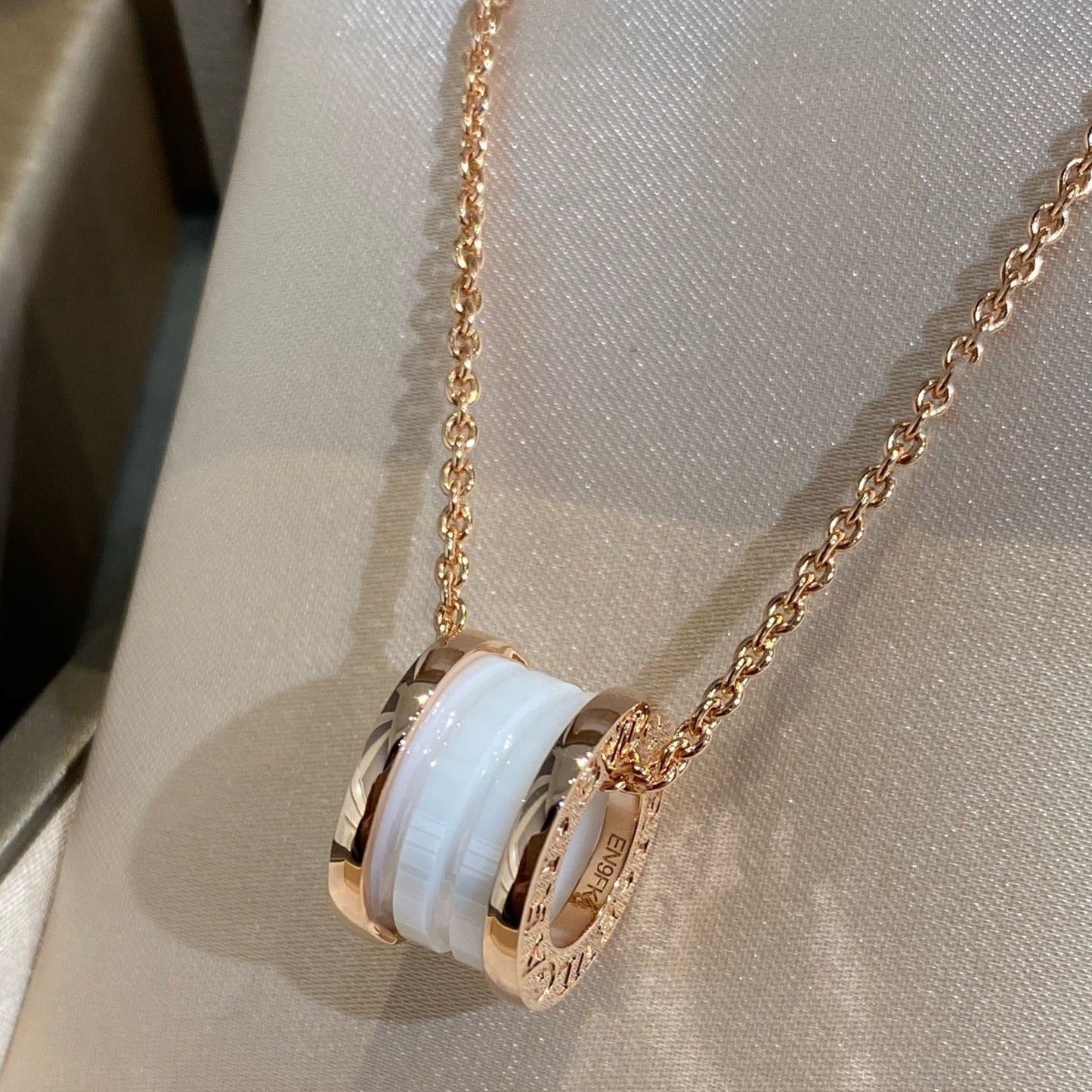 [Ornora Jewelry]ZERO 1 WHITE CERAMIC PINK GOLD NECKLACE