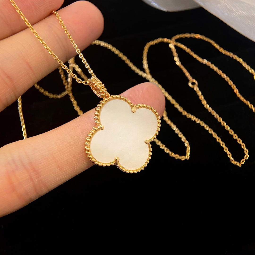 [Ornora Jewelry]CLOVER 25MM MOP LARGE PENDANT NECKLACE