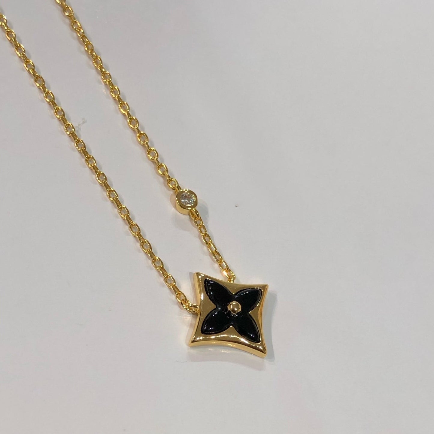 [Ornora Jewelry]STAR BLACK MOP NECKLACE