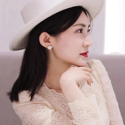 [Ornora Jewelry]CLOVER MEDIUM 1 MOTIFS  WHITE MOP STUD EARRINGS