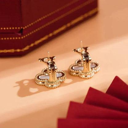 [Ornora Jewelry]CLOVER MEDIUM 1 MOTIFS  WHITE MOP STUD EARRINGS