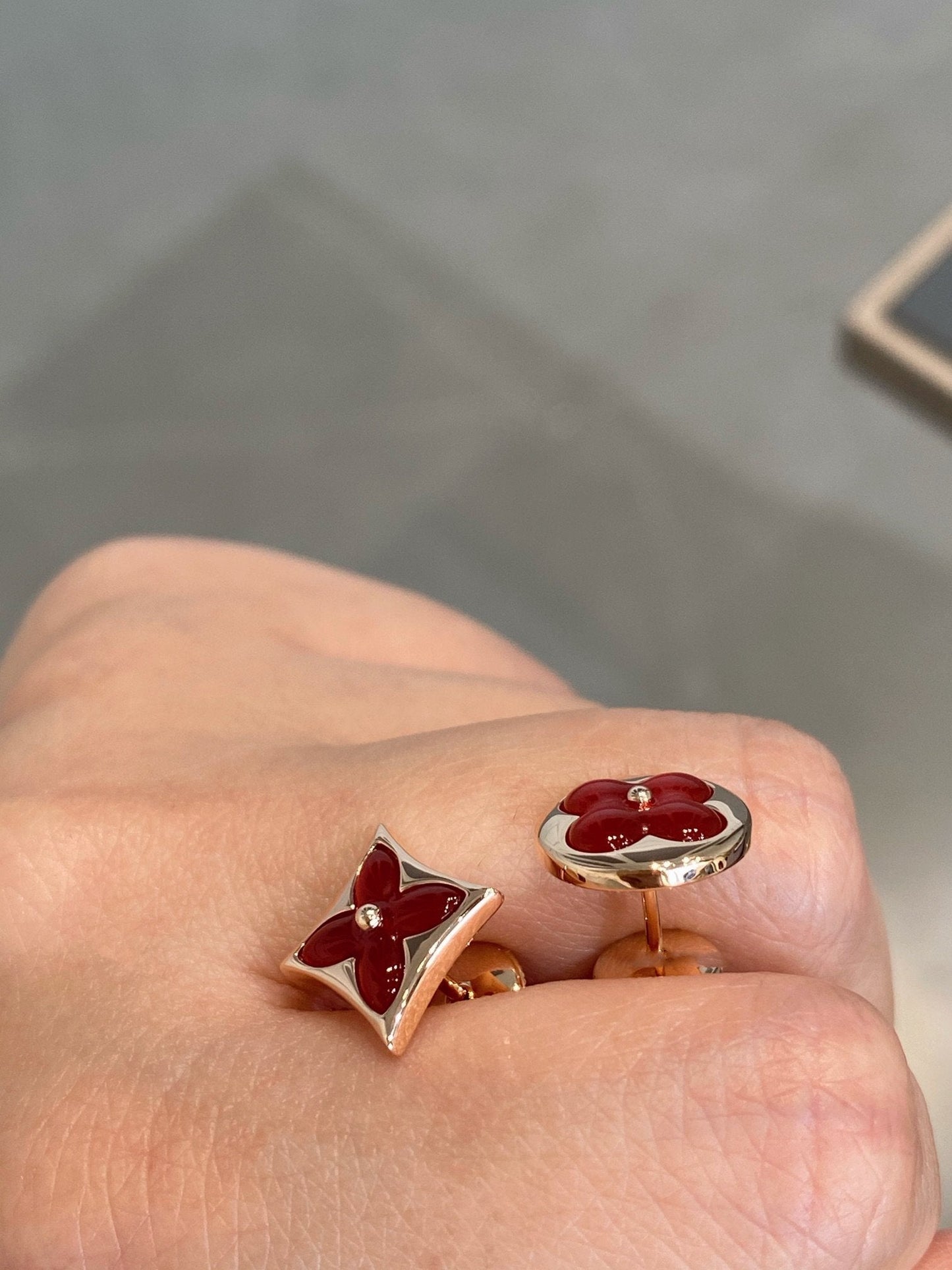 [Ornora Jewelry]STAR AND SUN PINK GOLD CARNELIAN STUD EARRINGS