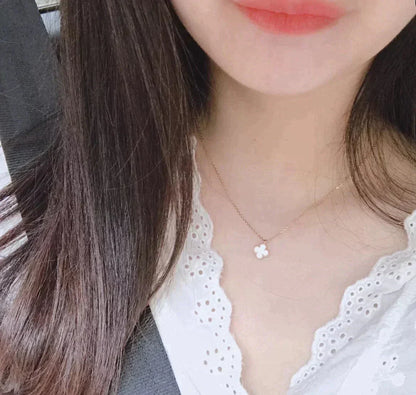 [Ornora Jewelry]CLOVER MINI 9.5MM WHITE MOTHER-OF-PEARL NECKLACE