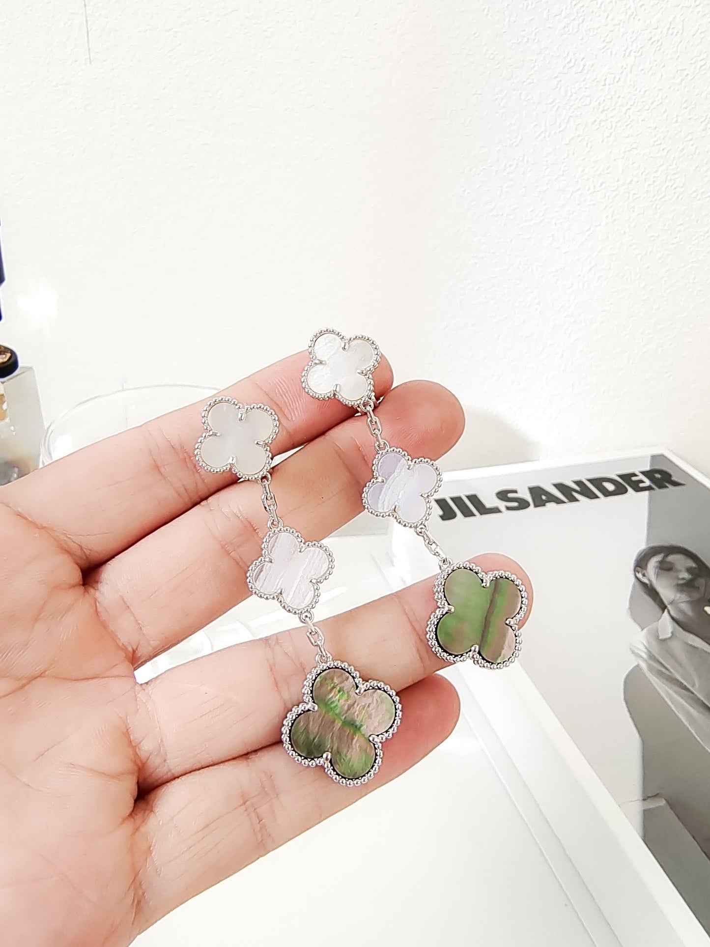 [Ornora Jewelry]CLOVER 3 MOTIFS CHALCEDONY DARK MOP SILVER EARRINGS
