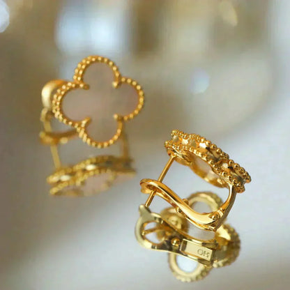 [Ornora Jewelry]CLOVER MEDIUM 1 MOTIFS  WHITE MOP STUD EARRINGS