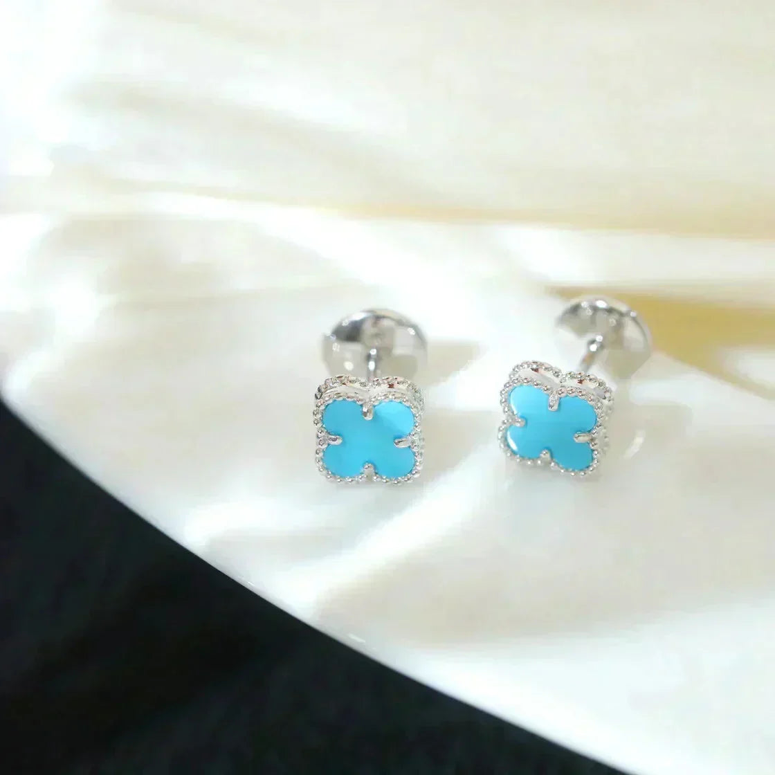 [Ornora Jewelry]CLOVER MINI 9.5MM ONYX STUD EARRINGS SILVER