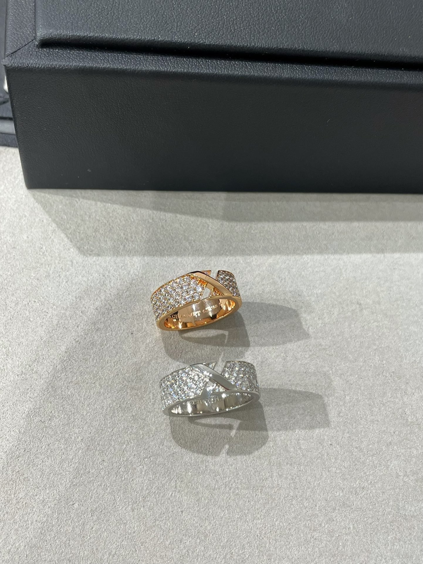 [Ornora Jewelry]LIENS EVIDENCE  DIAMOND PAVED RING