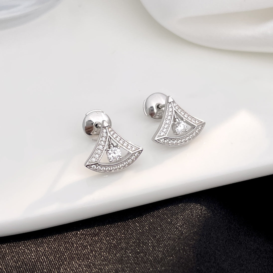 [Ornora Jewelry]DREAM MINI DIAMOND STUD EARRINGS