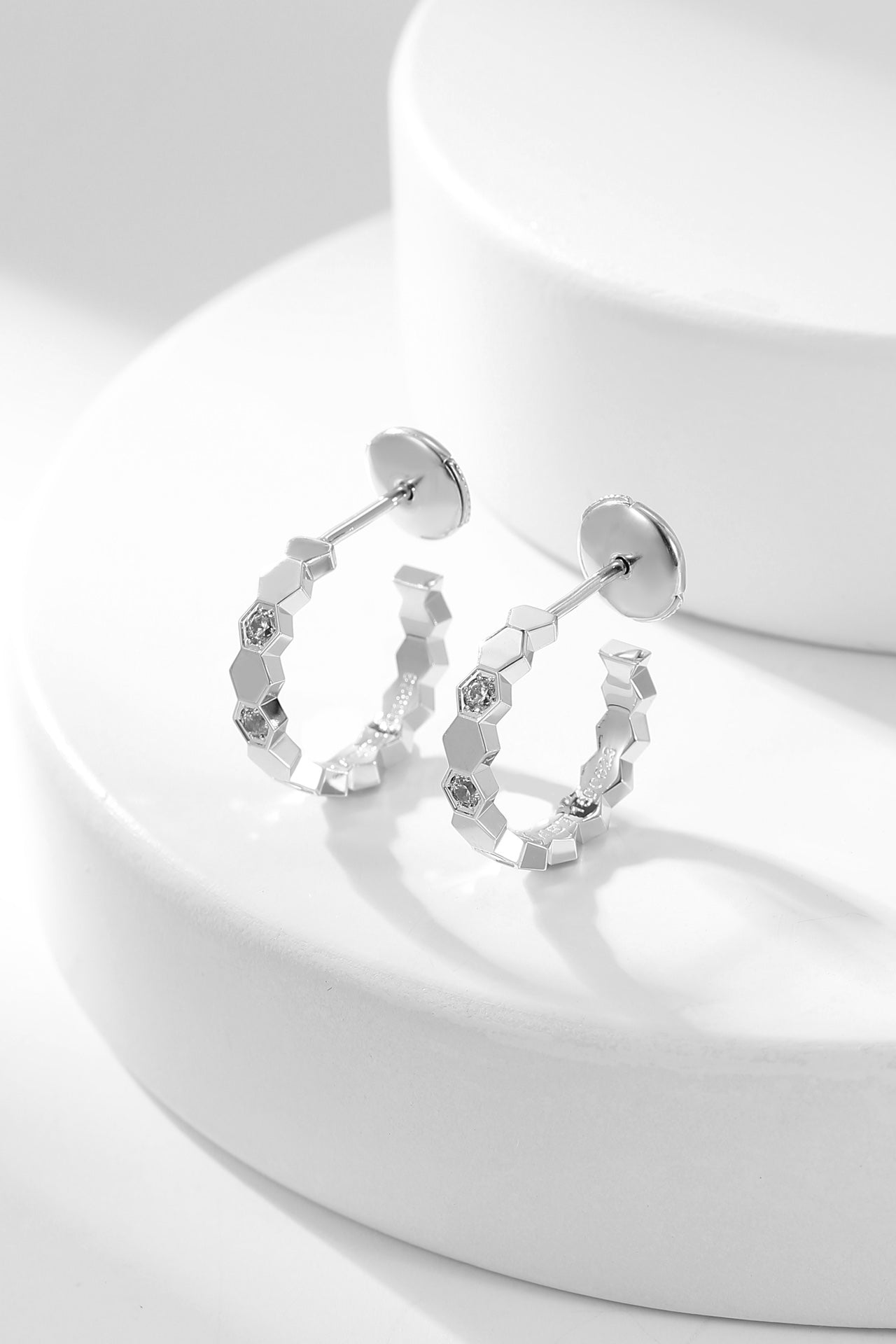 [Ornora Jewelry]BEE LOVE DIAMOND HOOP EARRINGS