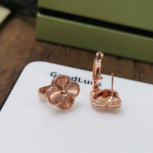 [Ornora Jewelry]CLOVER MEDIUM STUD EARRINGS
