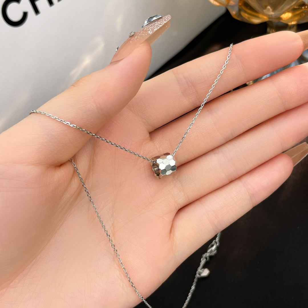 [Ornora Jewelry]BEE MINI NECKLACE