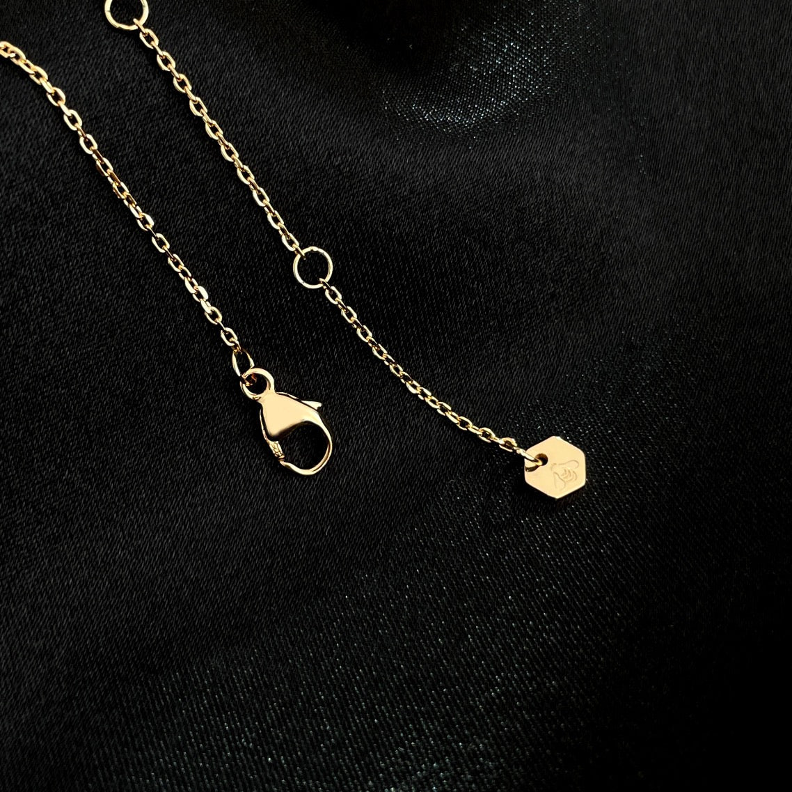 [Ornora Jewelry]BEE MINI NECKLACE