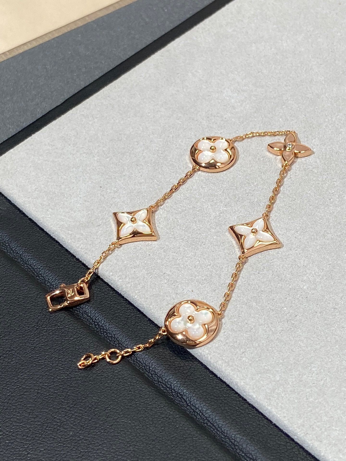 [Ornora Jewelry]STAR AND SUN 5 MOTIF MOP PINK GOLD BRACELET