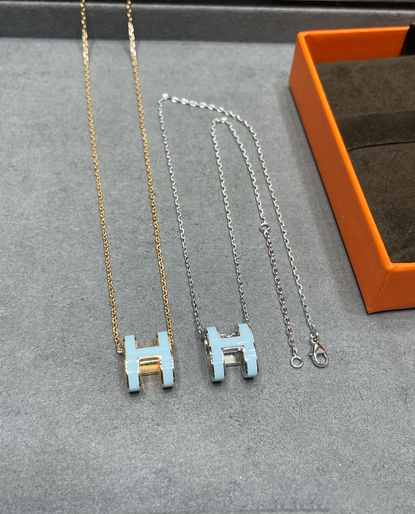 [Ornora Jewelry]POP H SKY BLUE NECKLACE