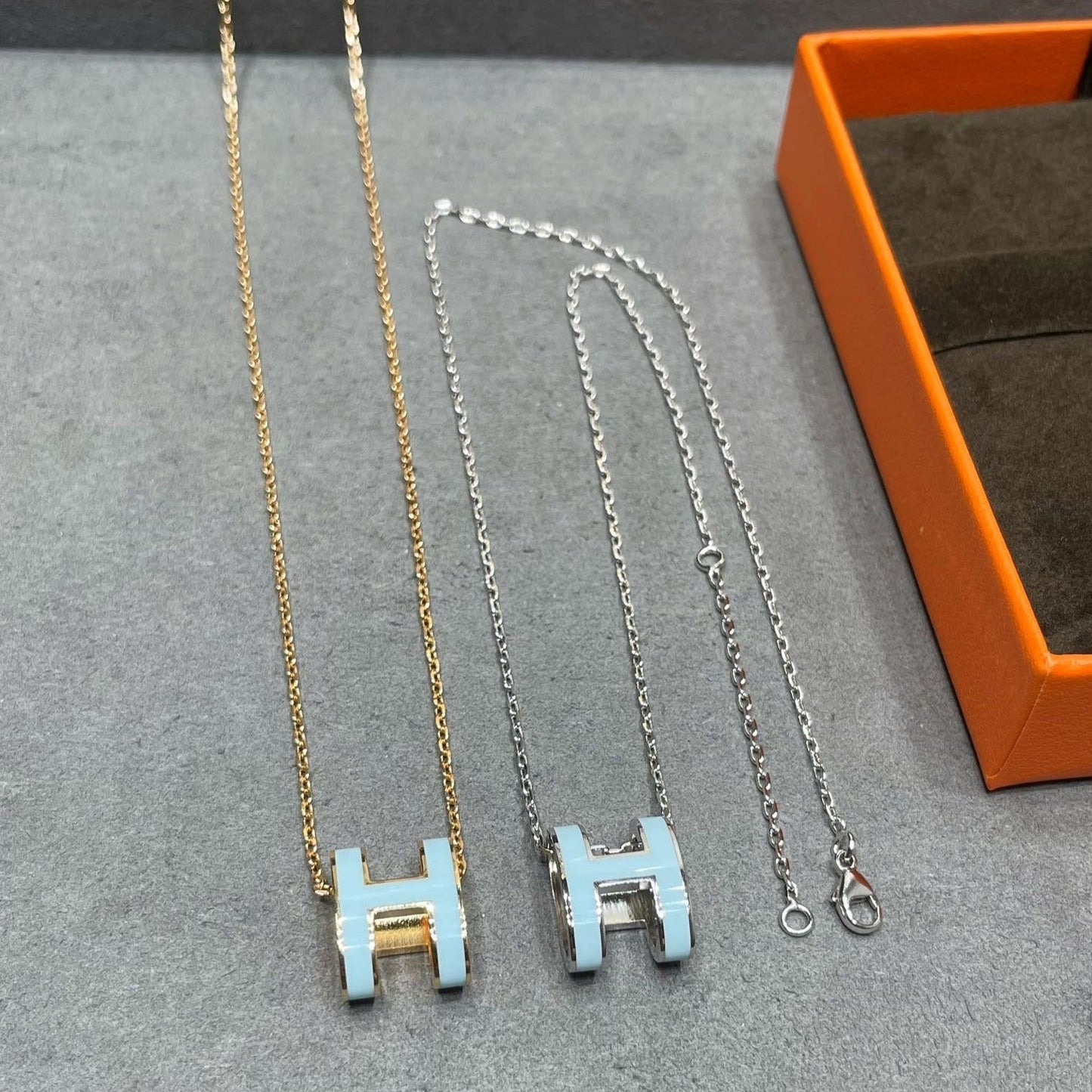 [Ornora Jewelry]POP H SKY BLUE NECKLACE