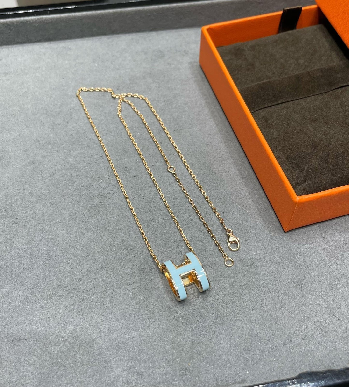 [Ornora Jewelry]POP H SKY BLUE NECKLACE