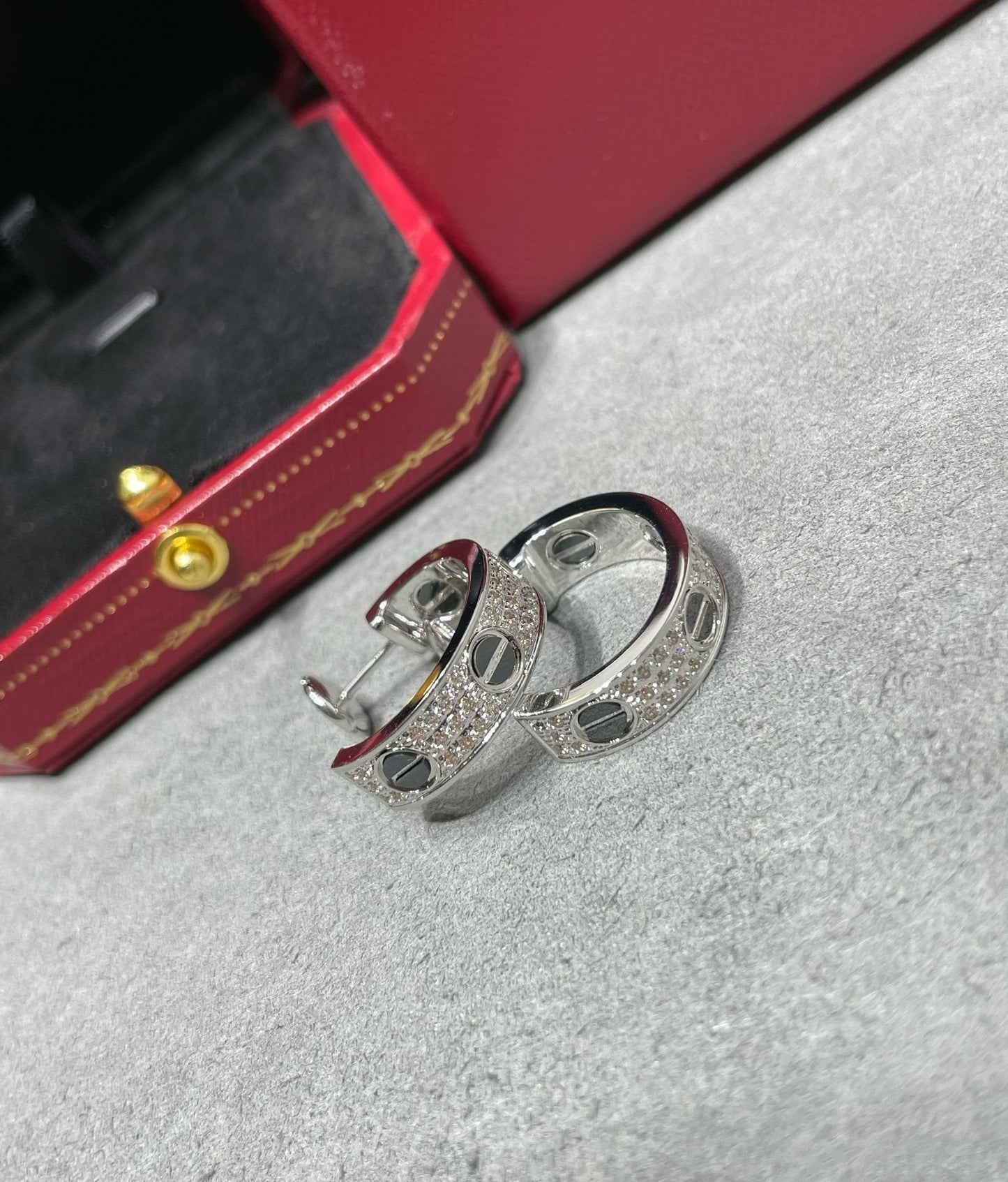 [Ornora Jewelry]LOVE CERAMIC DIAMOND PAVED SILVER EARRINGS
