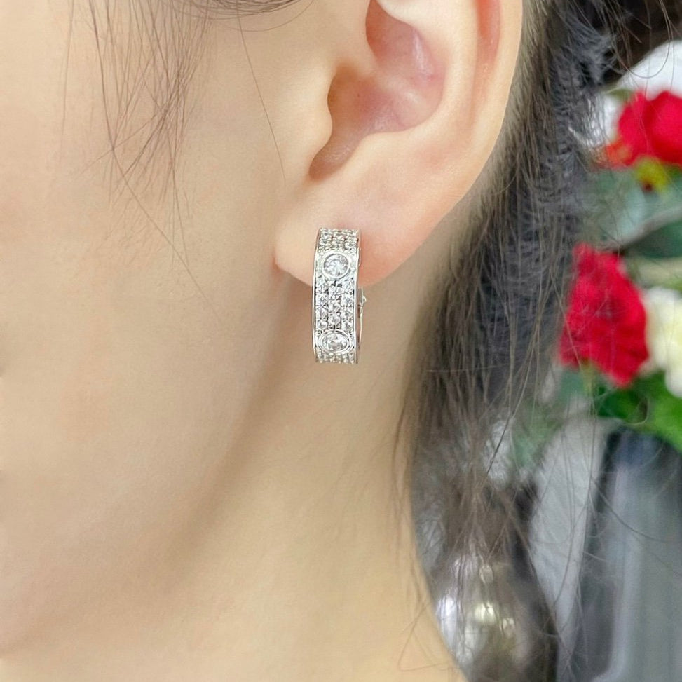[Ornora Jewelry]LOVE 5.5MM DIAMOND PAVED EARRINGS