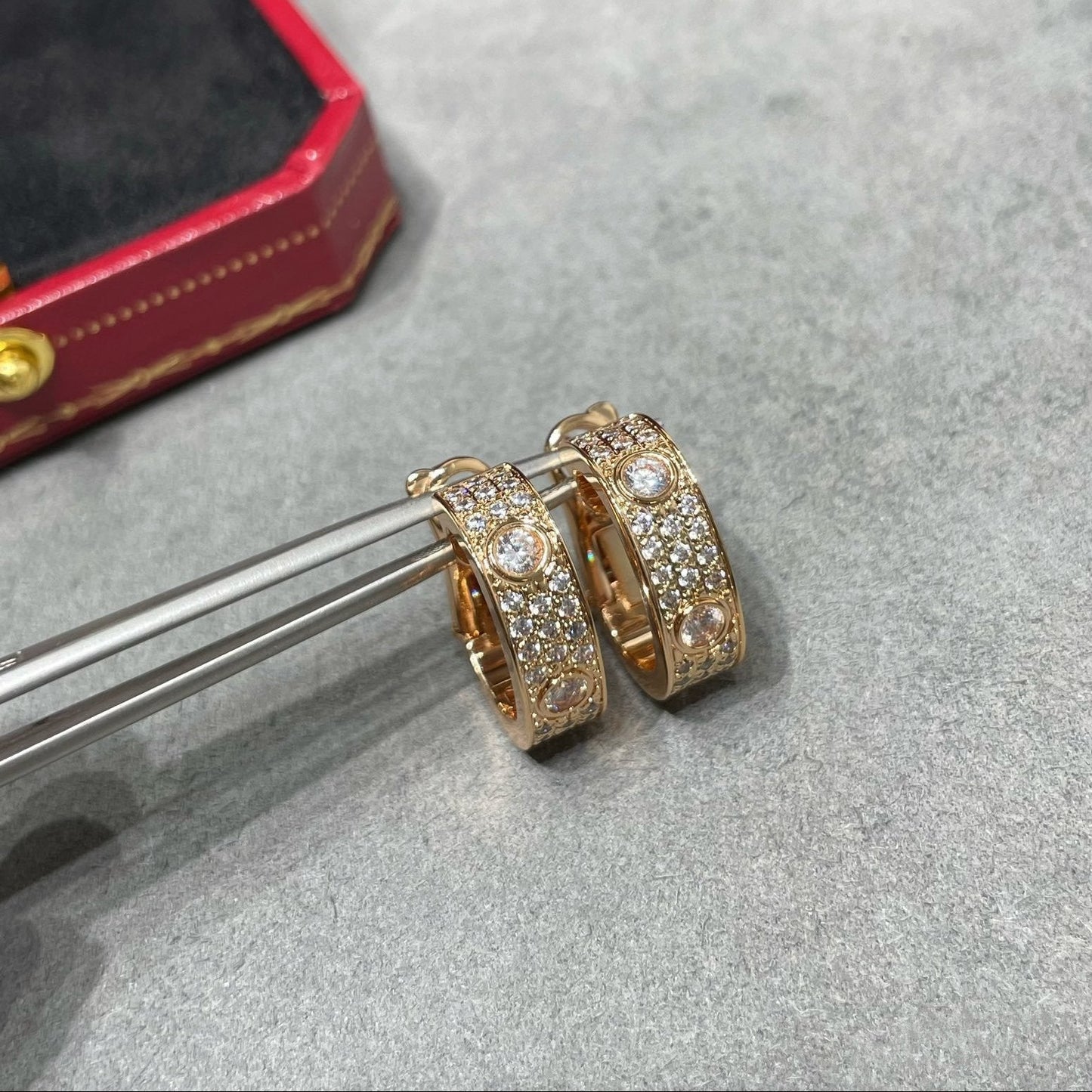 [Ornora Jewelry]LOVE 5.5MM DIAMOND PAVED EARRINGS