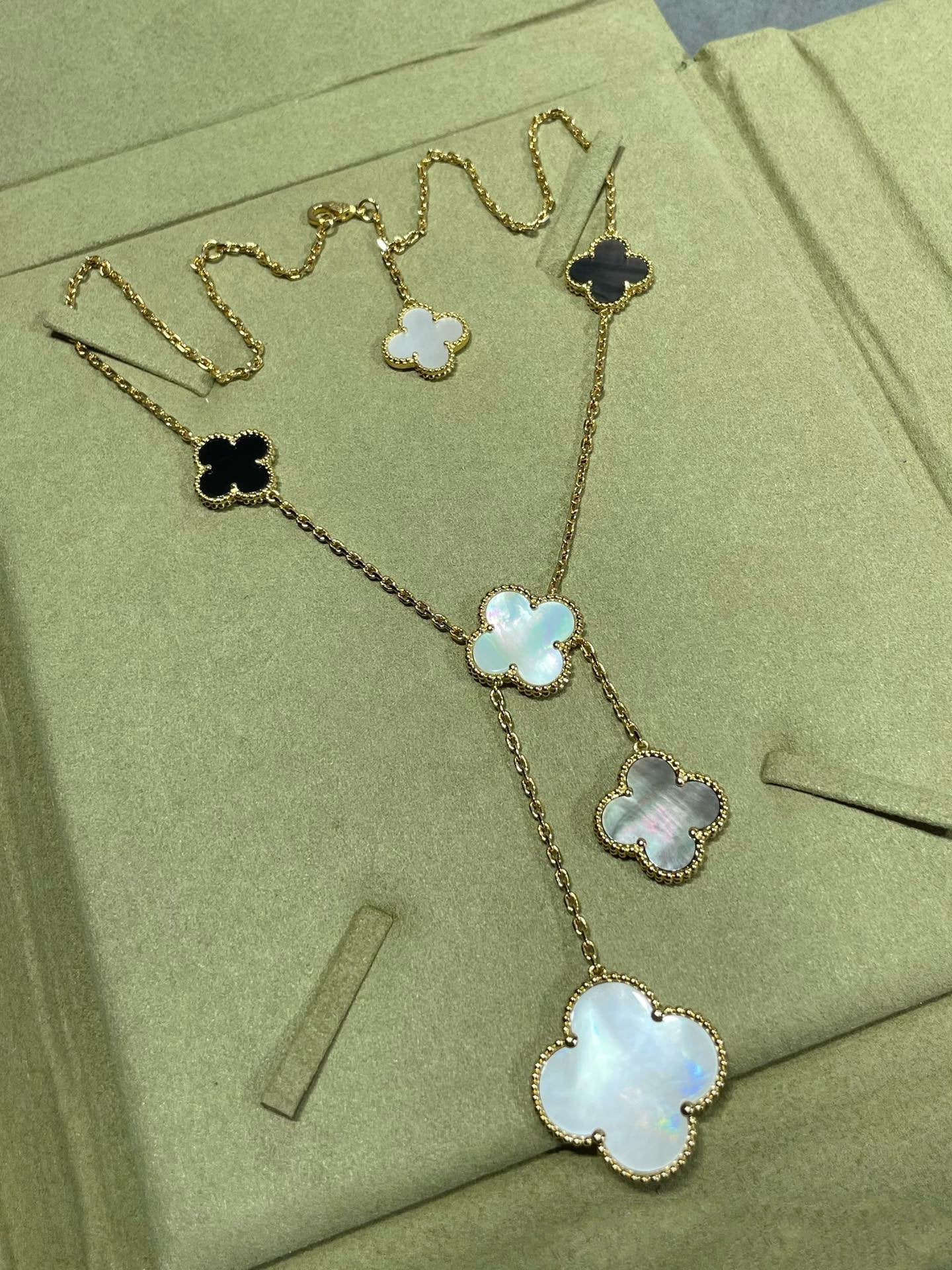 [Ornora Jewelry]CLOVER 6 MOTIF MOP ONYX GOLD NECKLACE
