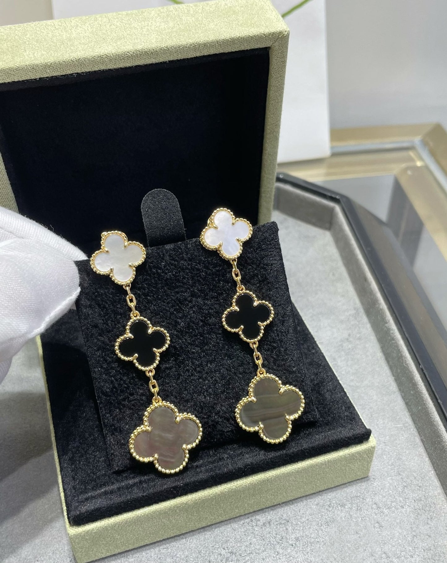 [Ornora Jewelry]CLOVER 3 MOTIF MOP ONYX DARK MOP PINK GOLD EARRINGS