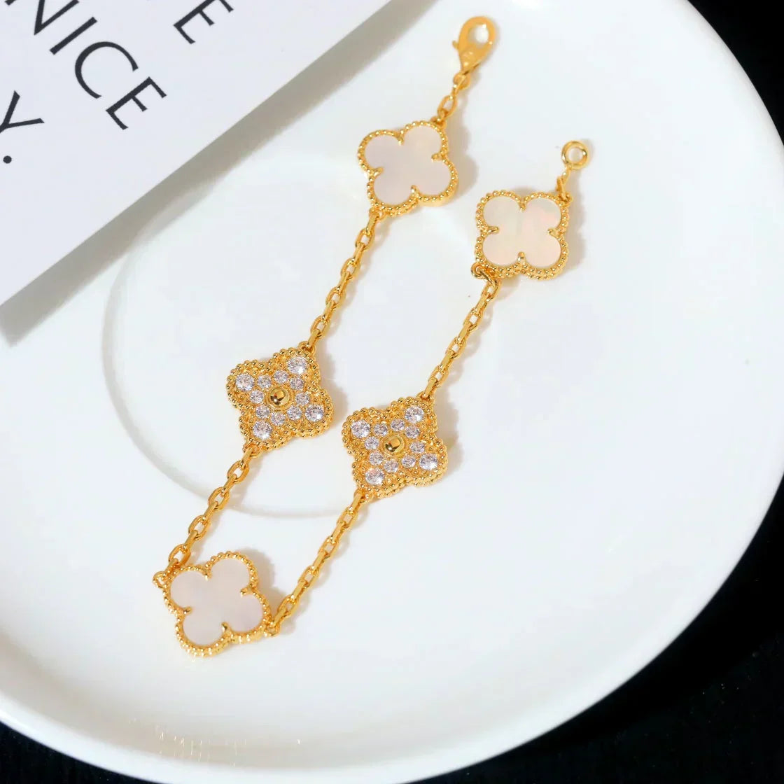 [Ornora Jewelry]CLOVER WHITE PEARL MOP 5 MOTIF BRACELET COLLECTION