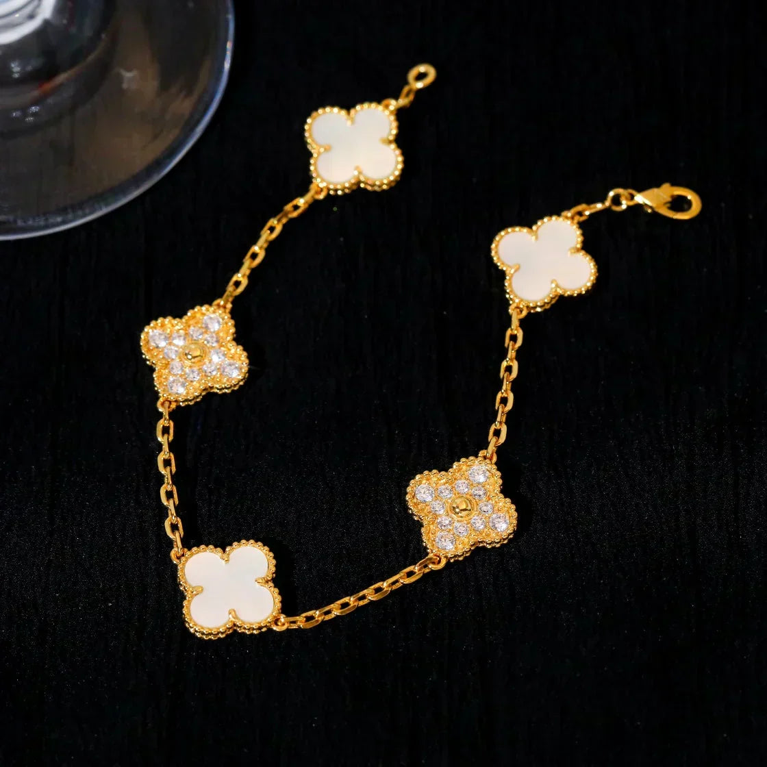 [Ornora Jewelry]CLOVER WHITE PEARL MOP 5 MOTIF BRACELET COLLECTION